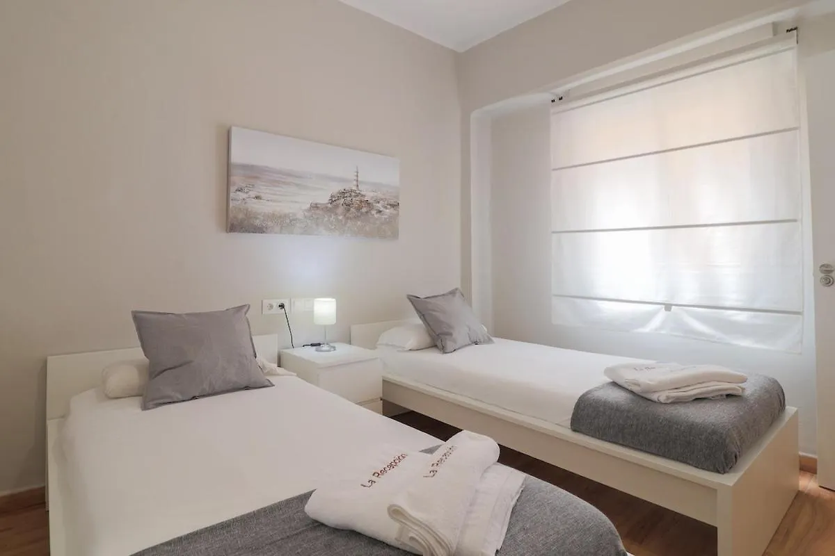 Apartment C102 - Huge And Stylish 5 Bedroom By The Center Malaga Spain